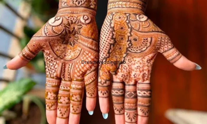 Chanchal mehandi artist Gaur city